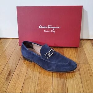 Salvatore Ferragamo Mens Blue Suede Gancini Chain Bit Logo Loafers size 7 EEE